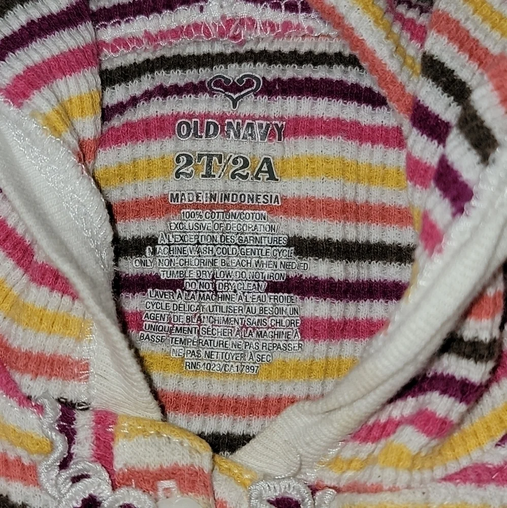 5/$25 Old Navy size 2T long sleeve striped top with hood and button accents